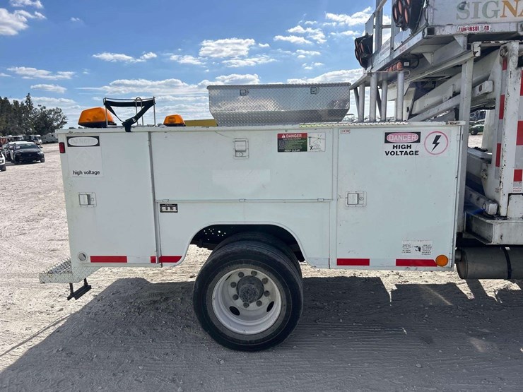 2002-international-4700-image-23