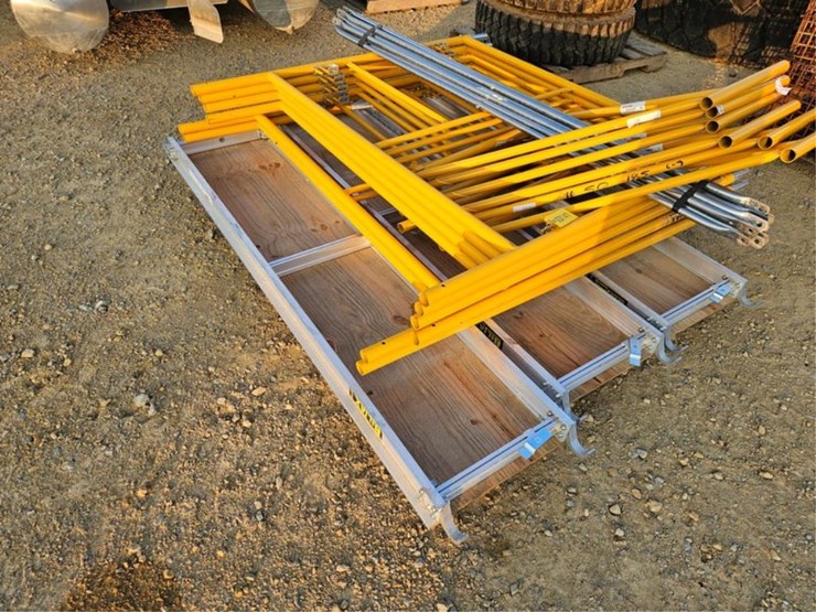 #3141-•-new-scaffold-with-3-walk-planks-image-19