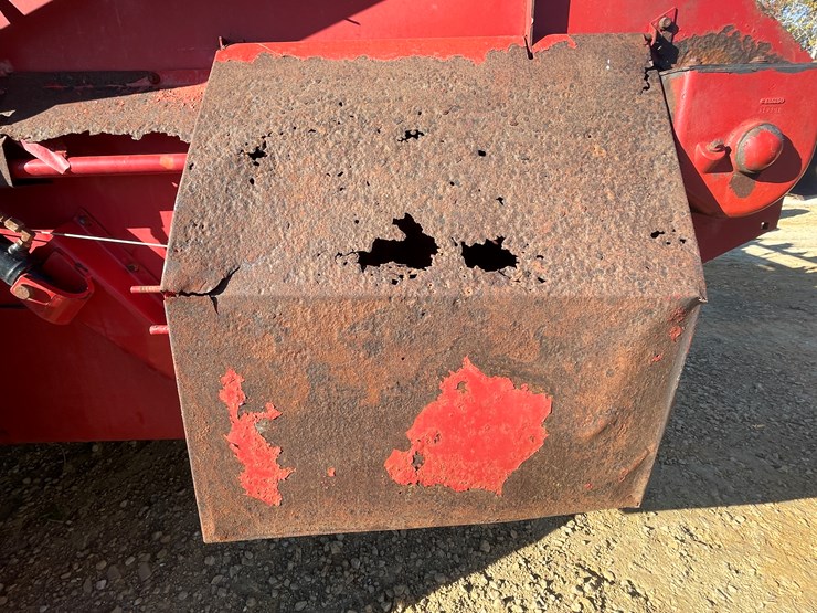 new-holland-195-image-15