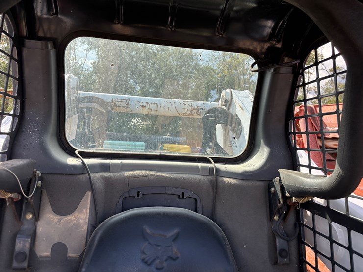 2014-bobcat-t750-image-17