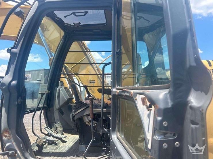 2006-deere-120c-image-5