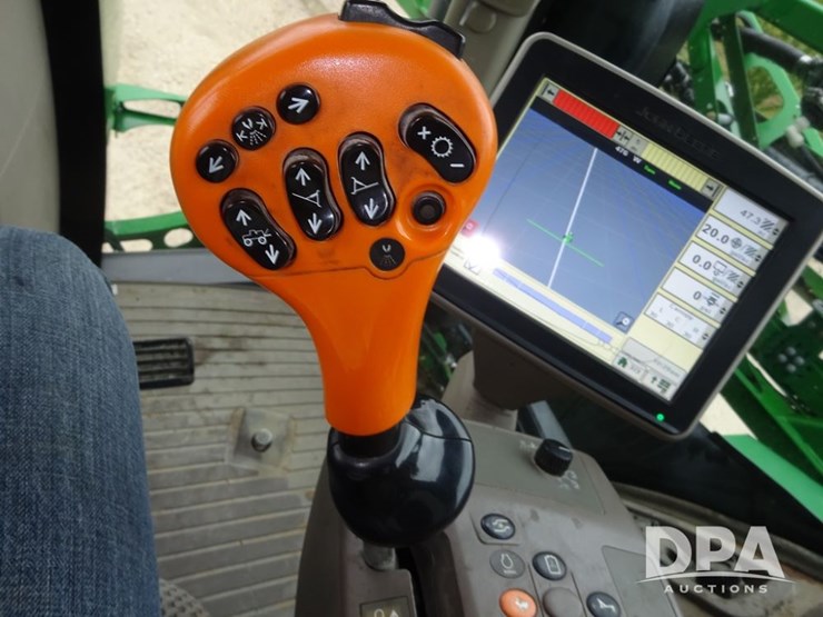 2017-john-deere-r4038-image-122