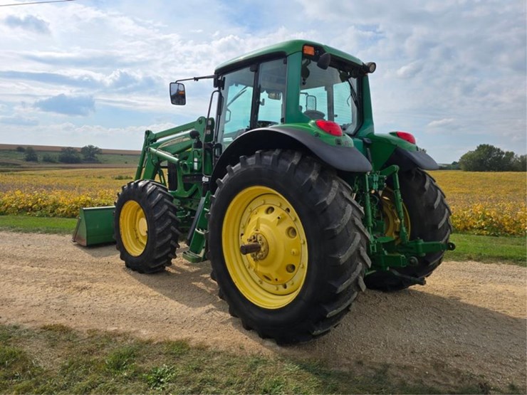 john-deere-7520-image-3