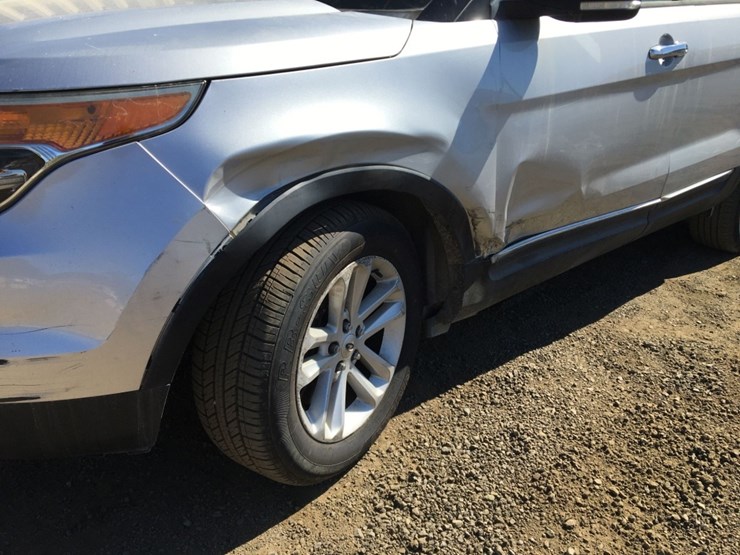 2013-ford-explorer-xlt-image-15