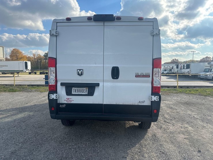2021-ram-promaster-2500-image-8