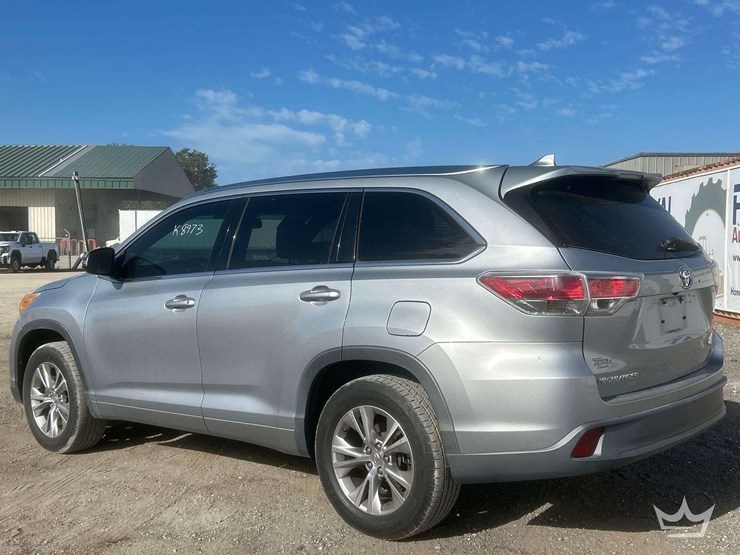 2015-toyota-highlander-image-4