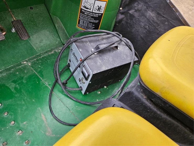 2011-john-deere-gator-image-32