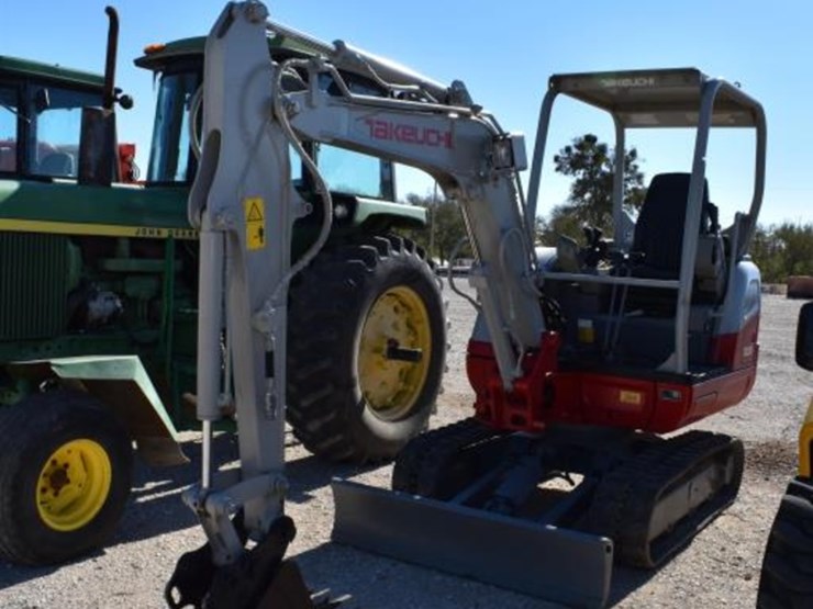 takeuchi-tb230-image-1