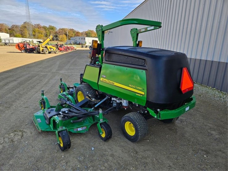 2021-john-deere-1600-turbo-image-3