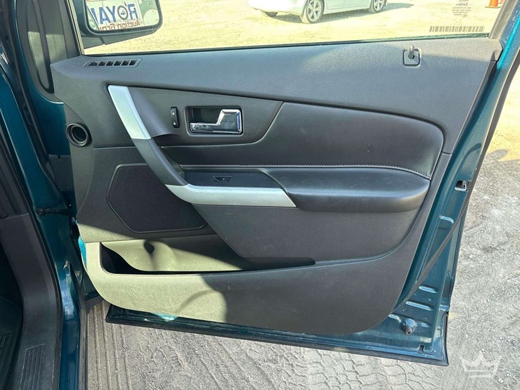 2011-ford-edge-image-23