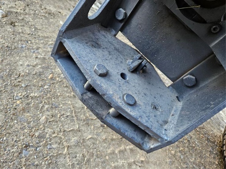 new-holland-tn65-image-46