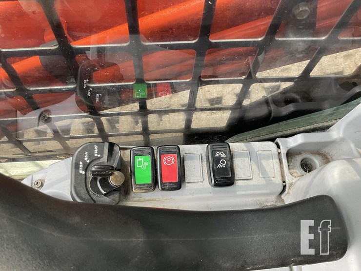 2020-kubota-svl95-2s-image-17