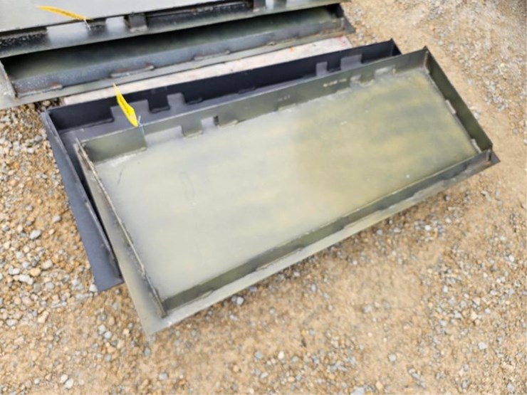 #3006-•-(2)-face-plates-image-5