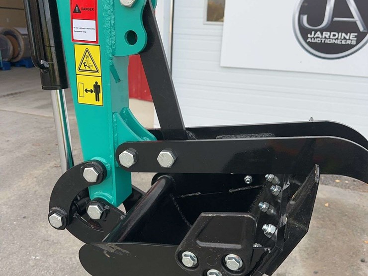 2025-agt-mh12z-mini-excavator-image-9