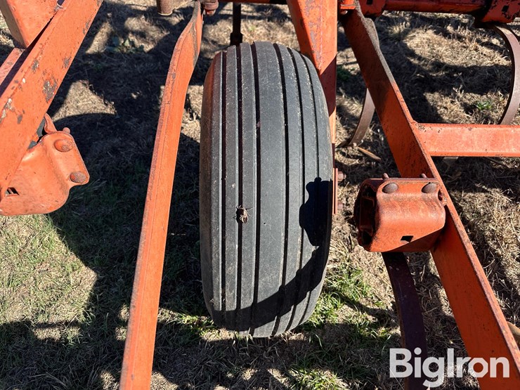 allis-chalmers-1350-image-18