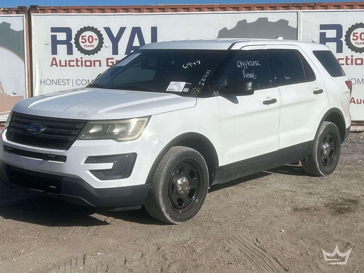 2016-ford-explorer-image-1