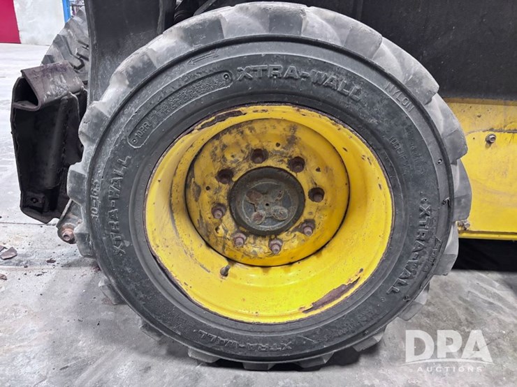 2011-new-holland-l218-image-21