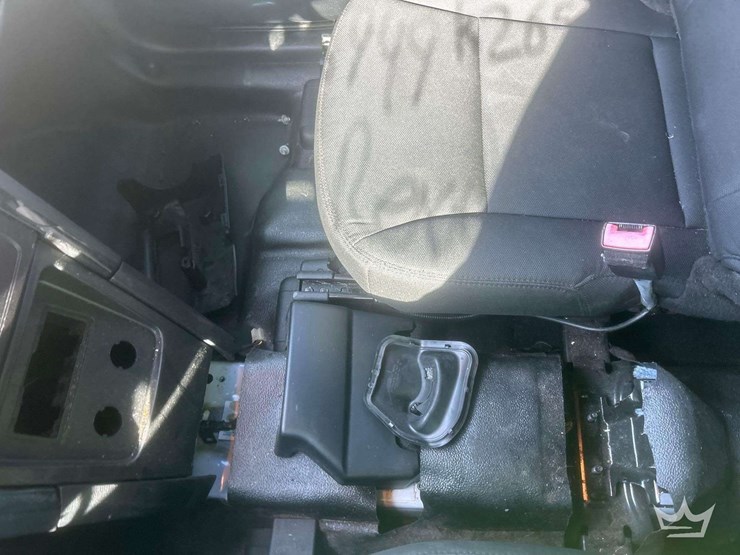 2016-ford-explorer-image-25