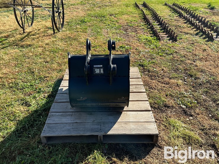 2023-landhero-cat305/306-mini-excavator-bucket-image-6