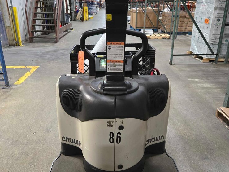 2017-crown-pe4500-60-image-4