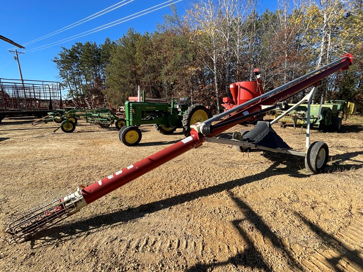 buhler-farm-king-831-image-1