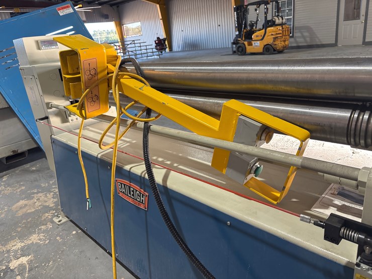 #2752-•-2019-baileigh-hydraulic-plate-roller-image-7