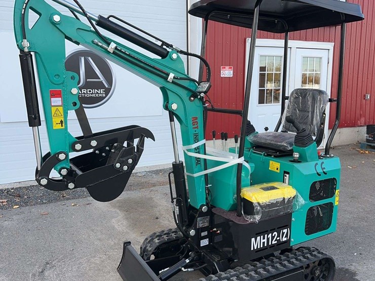 2025-agt-mh12z-mini-excavator-image-1