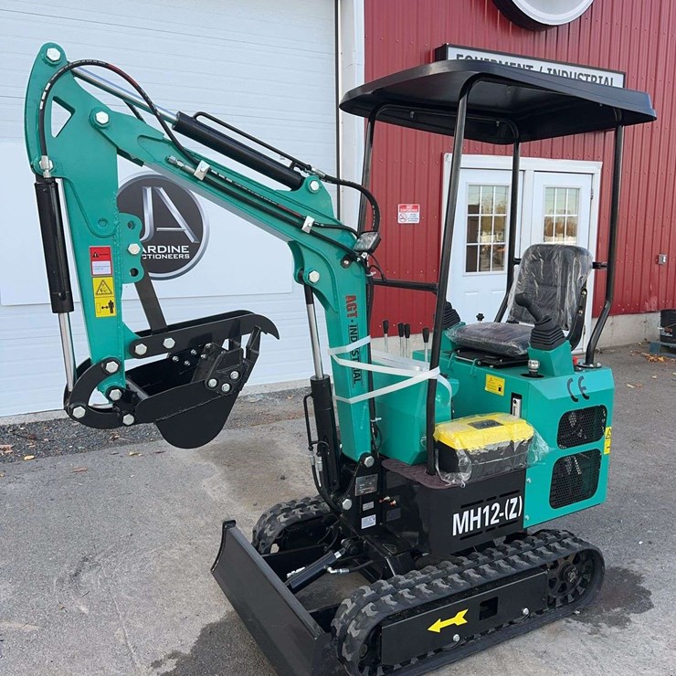 2025 AGT MH12Z Mini Excavator