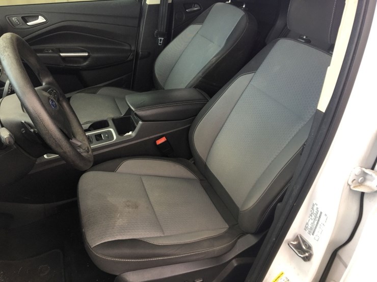 2017-ford-escape-se-image-8