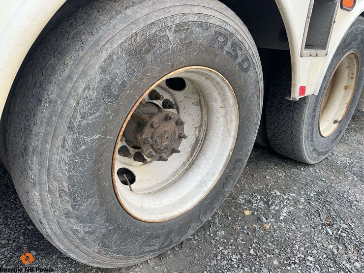 2012-international-7400-image-11