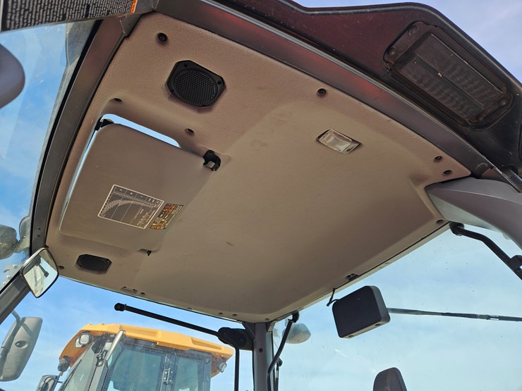 2020-kubota-m6-131-image-8