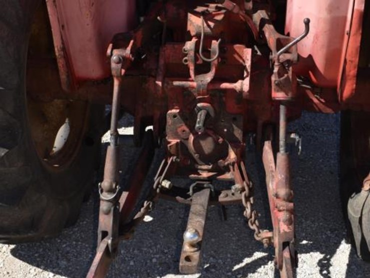 case-ih-585-tractor-w/-loader-(serial-#-2310056u104980)-(showing-appx-4,775-image-6