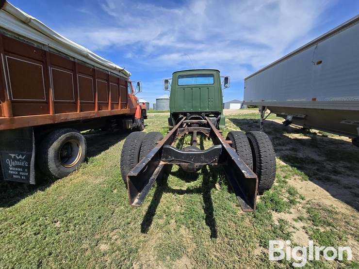 1974-ford-ln800-image-6