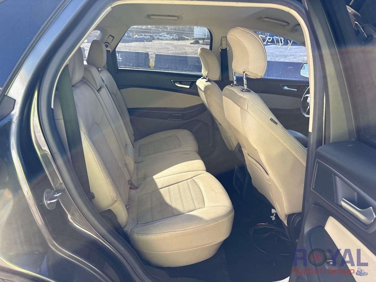 2016-ford-edge-image-19