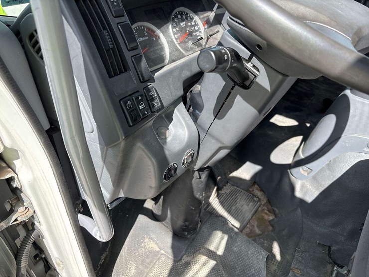 2018-isuzu-ftr-image-24