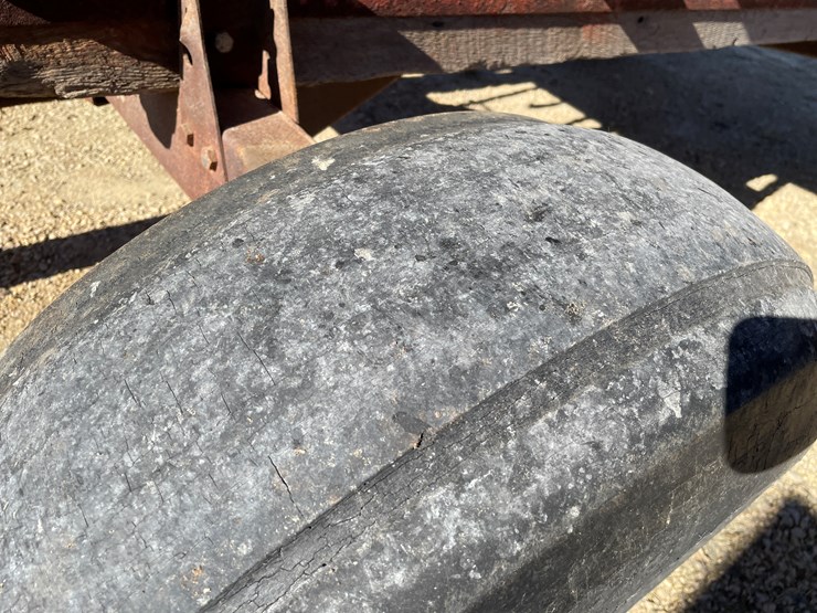 #5931-•-gravity-box-on-running-gear-image-14