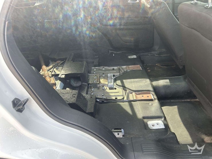 2016-ford-explorer-image-21