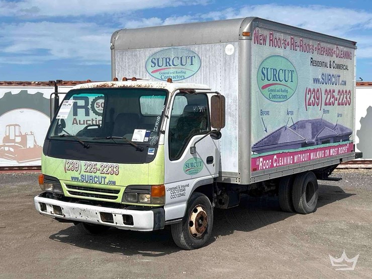 2002-isuzu-npr-image-1