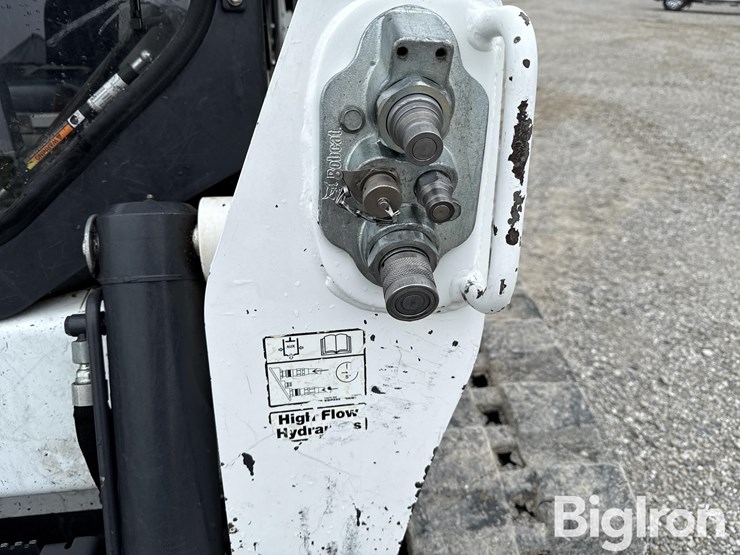 2017-bobcat-t870-image-9