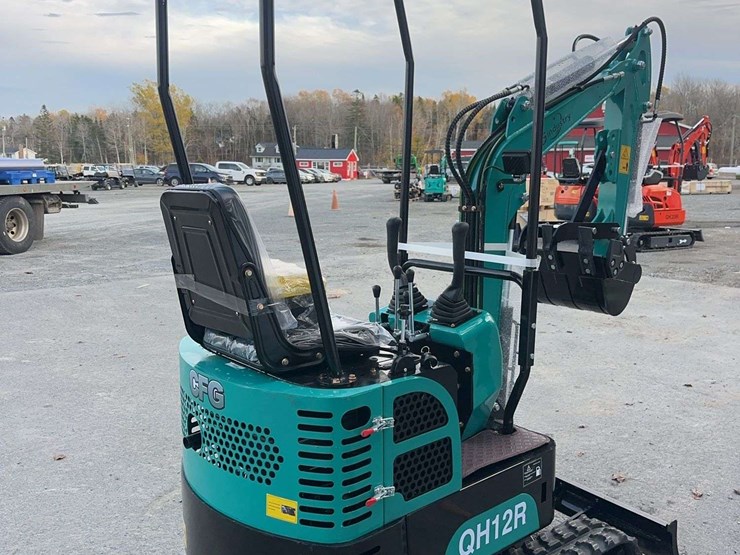2025-cfg-qh12r-mini-excavator-image-5