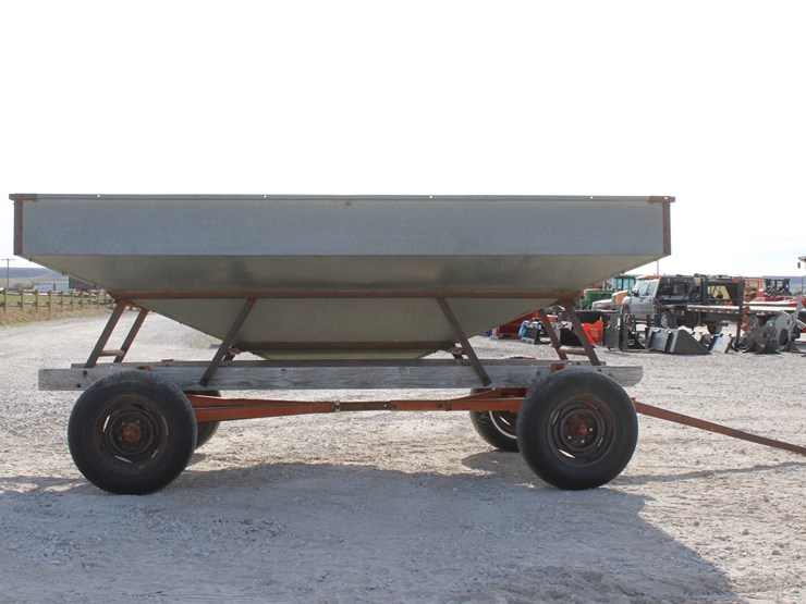 new-holland-180-image-6