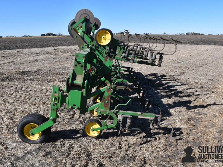 john-deere-845-image-8