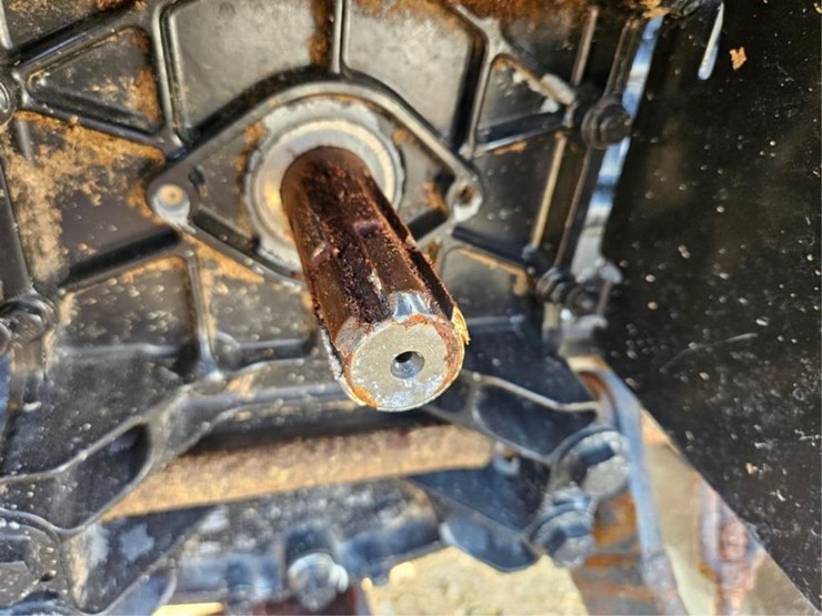 john-deere-3038e-image-13