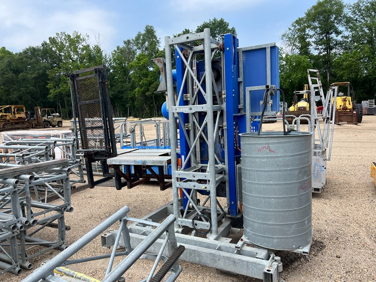 #2788-•-hek-tpm1600sd-electric-mast-climbing-work-platform/material-hoist-image-7