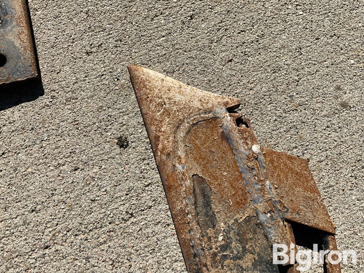 mag-38-anhydrous-knives-image-11