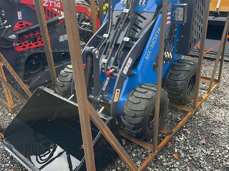 2025-agt-mx-mzw14-mini-skid-steer-loader-image-1