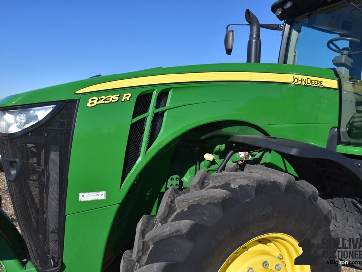 2013-john-deere-8235r-image-10