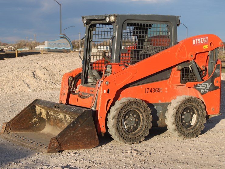 kubota-ssv65-image-3