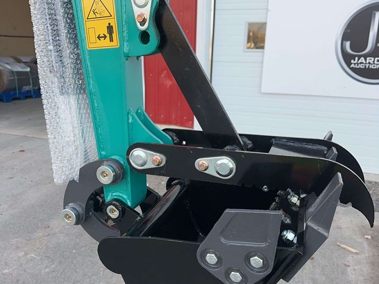 2025-cfg-qh12r-mini-excavator-image-9