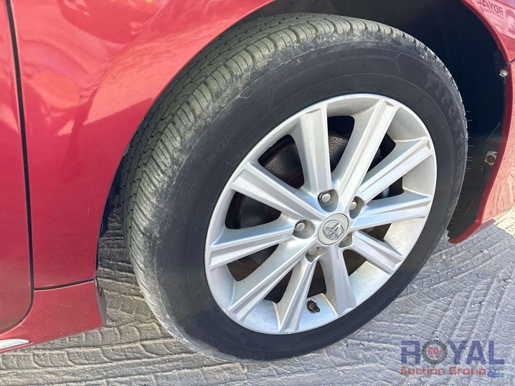 2012-toyota-camry-sedan-image-29